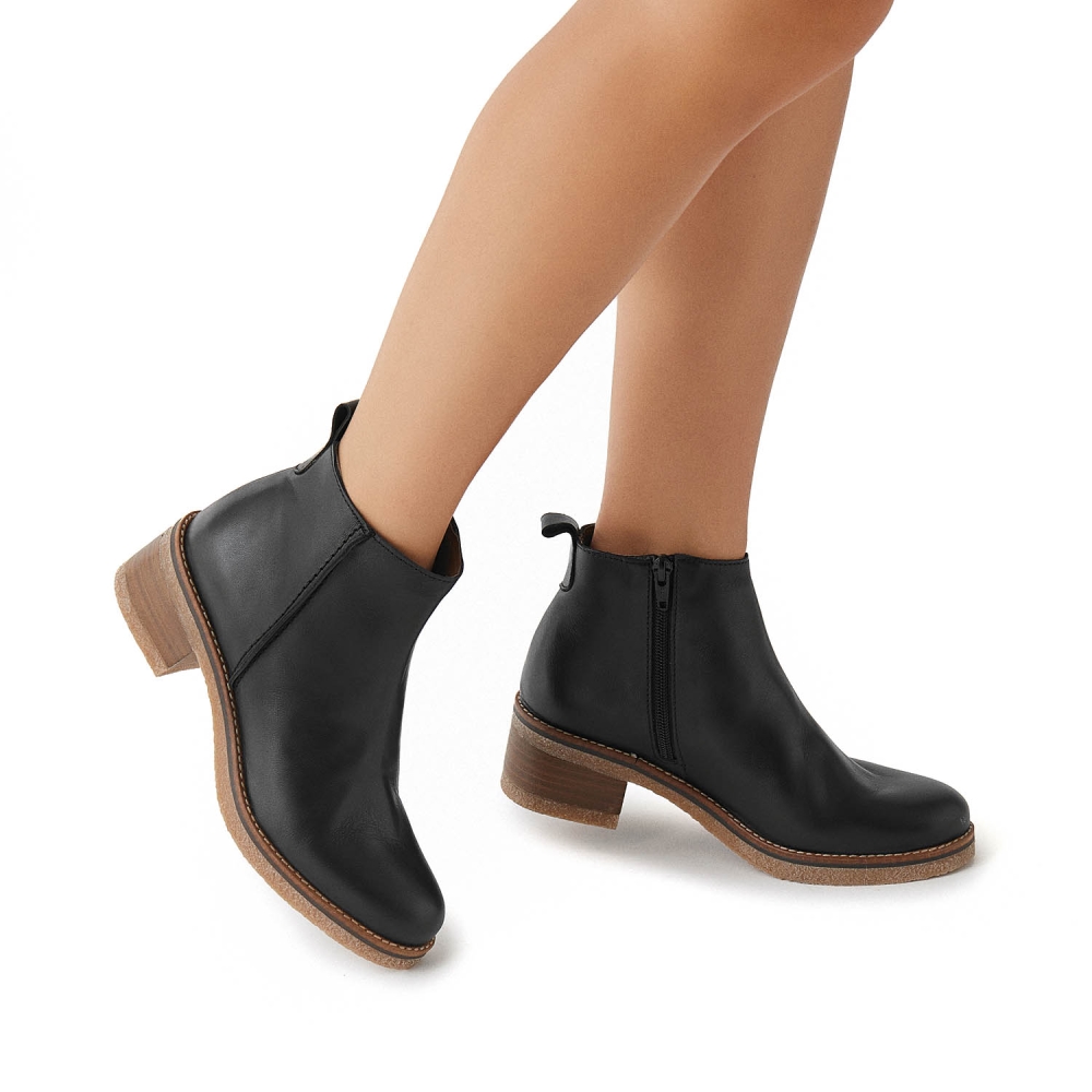 2650 Black Heeled Leather Bootie