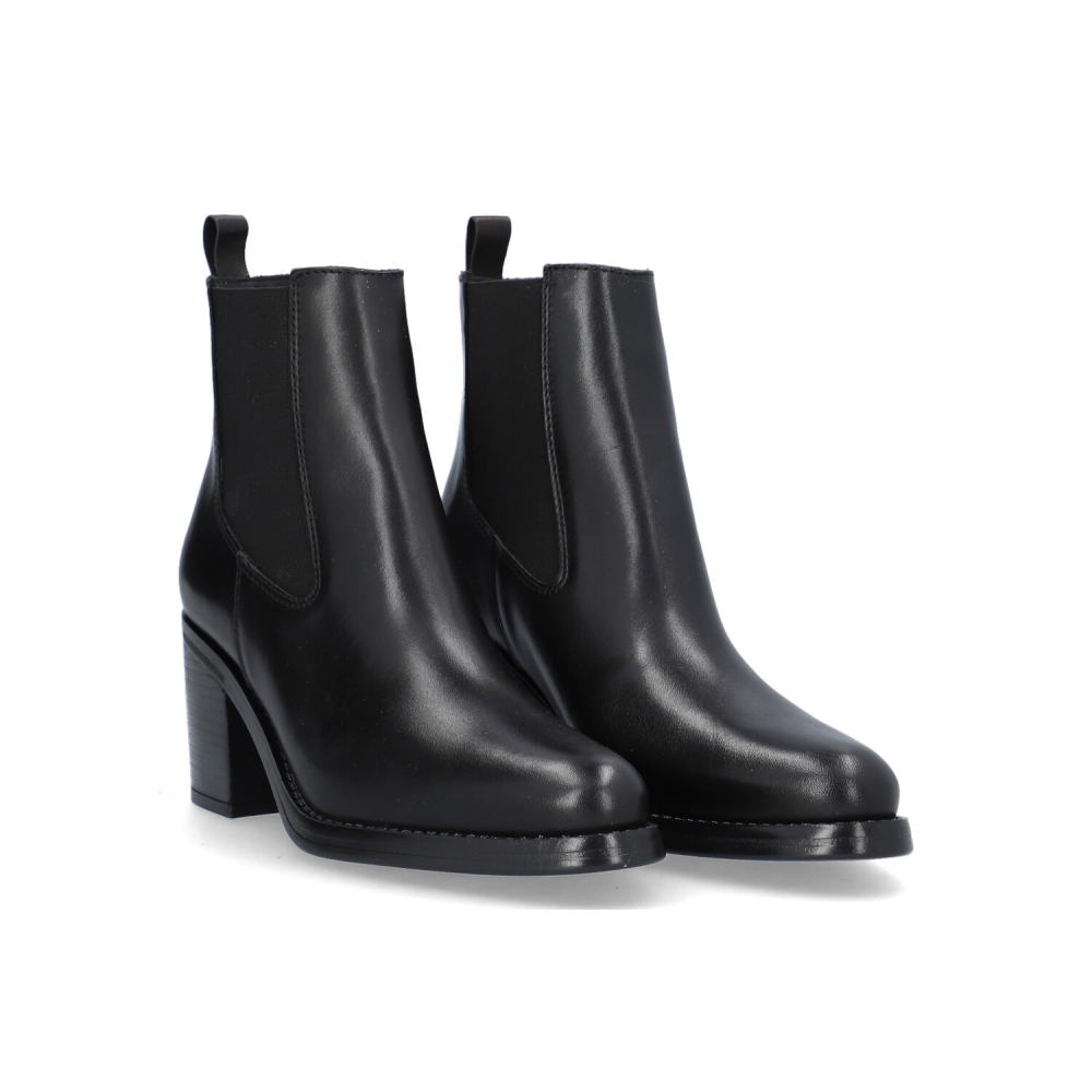 2394 Black Ankle Boots With Heel