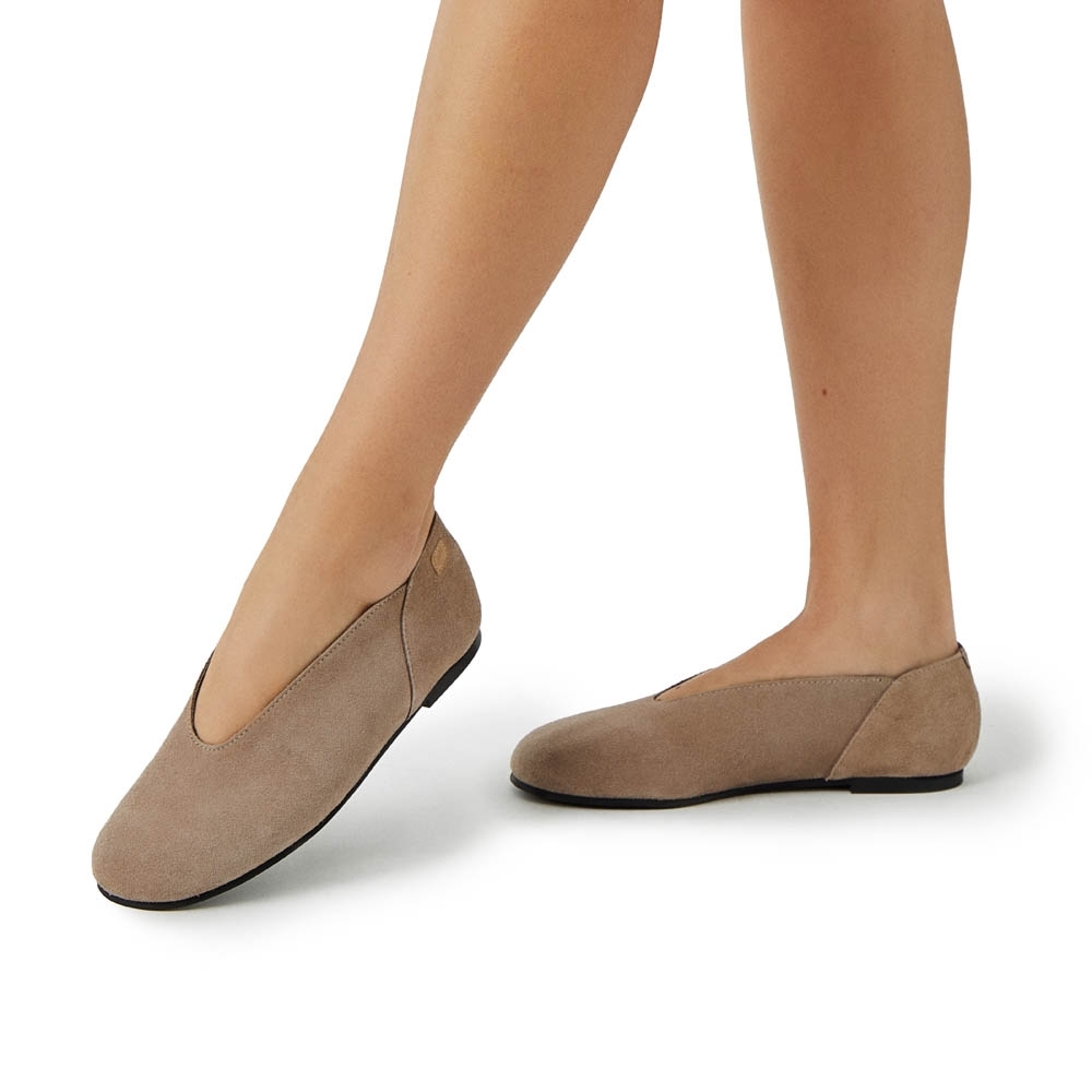 2727 Beige Ballerina