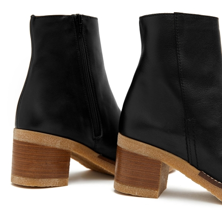 2656 Black Heeled Leather Bootie
